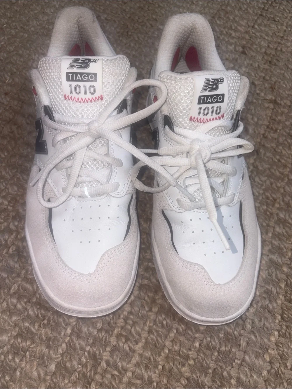 New Balance Men's sz8.5 White and Black Tiago 1010 Sneakers